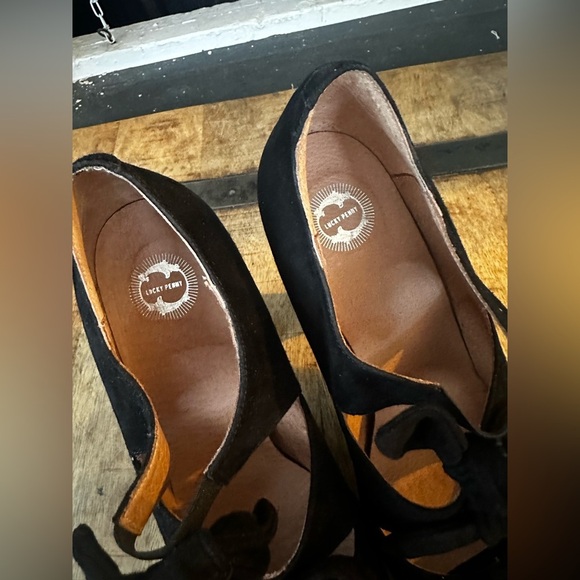 Anthropologie Lucky Penny Black Suede Bow Cutout Heels Women’s 8.5 - Picture 3 of 7